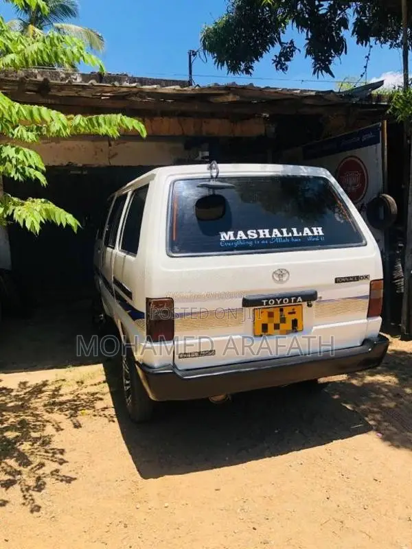 Toyota CR27 1990 Van (Used)