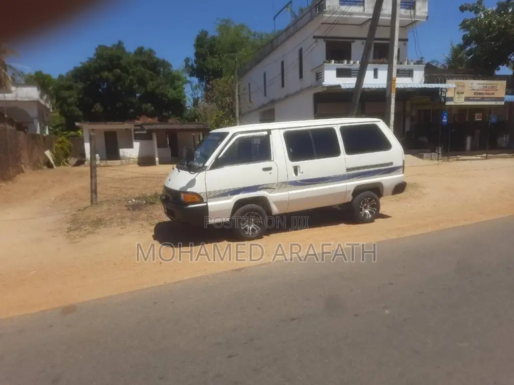 Toyota CR27 1990 Van (Used)