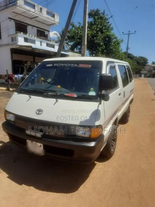 Toyota CR27 1990 Van (Used)