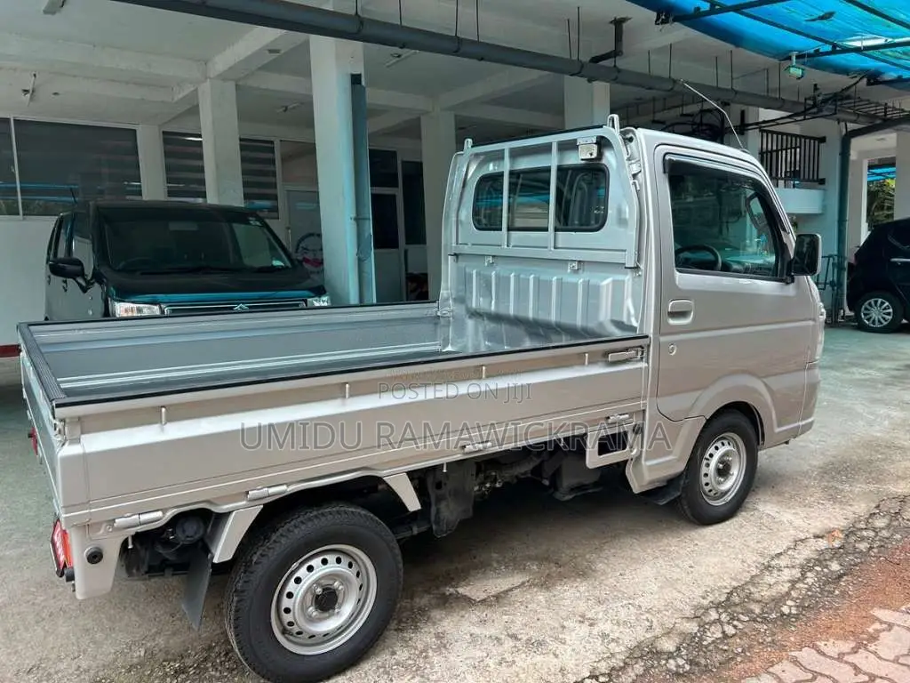 Suzuki Carry 2023 Lorry Unregistered (Recondition)