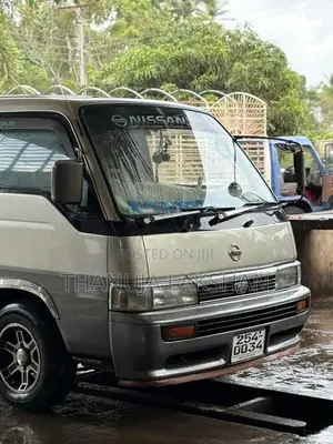 Nissan Caravan 1995 Van (Used)