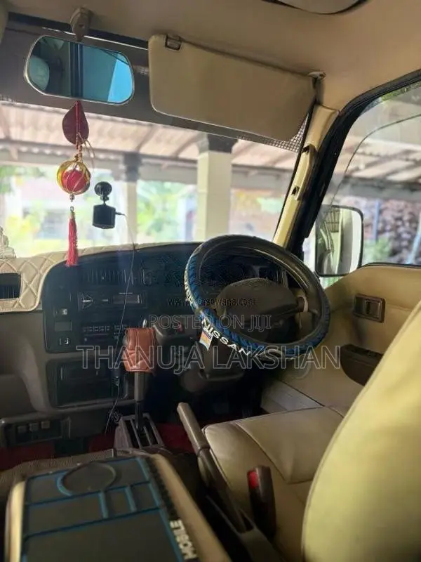 Nissan Caravan 1995 Van (Used)