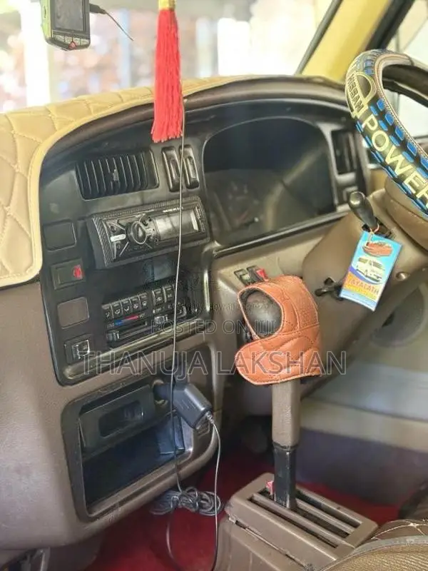 Nissan Caravan 1995 Van (Used)