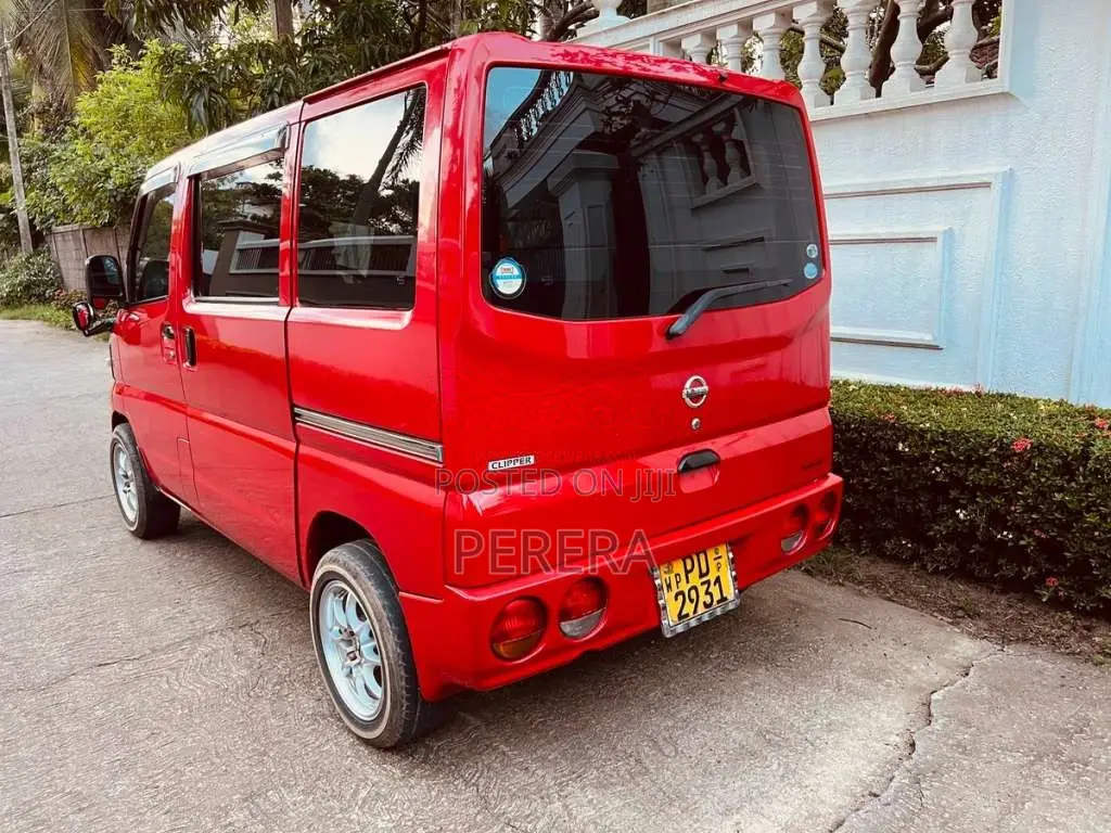 Nissan CLIPPER 2012 Van (Used)
