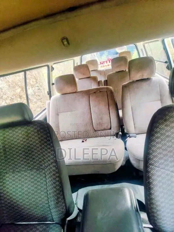 Toyota Dolphin LH113 1994 Van (Used)