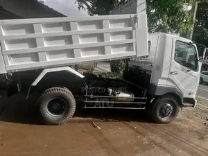 Mitsubishi Fuso 2002 Lorry (Used)