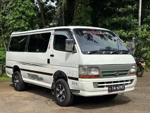 Toyota Dolphin 113 1990 Van (Used)