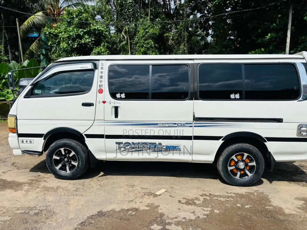 Toyota Dolphin 113 1990 Van (Used)