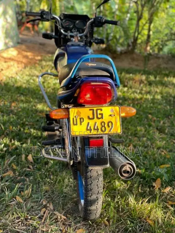 Bajaj Caliber 2004 Motorbike (Used)