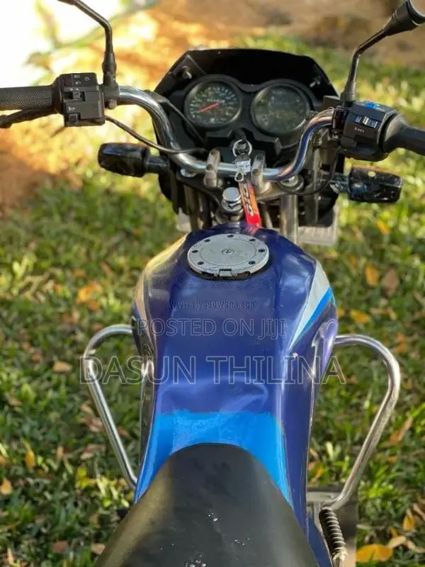 Bajaj Caliber 2004 Motorbike (Used)