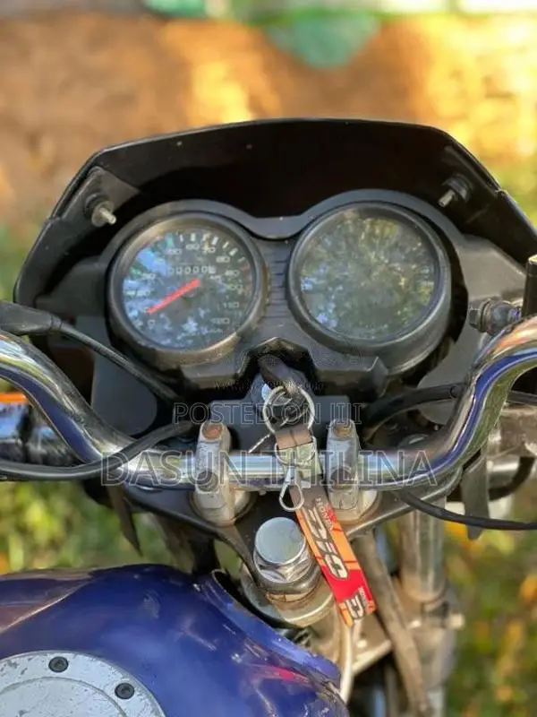 Bajaj Caliber 2004 Motorbike (Used)