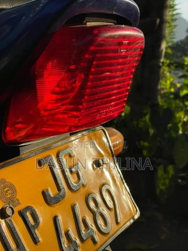 Bajaj Caliber 2004 Motorbike (Used)