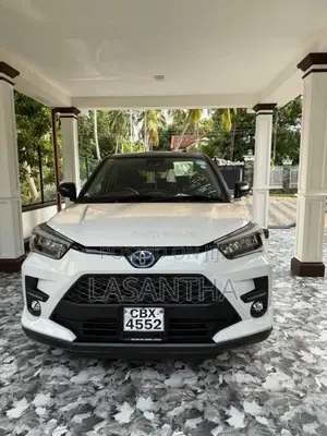 Toyota Raize 2025 SUV (Used)