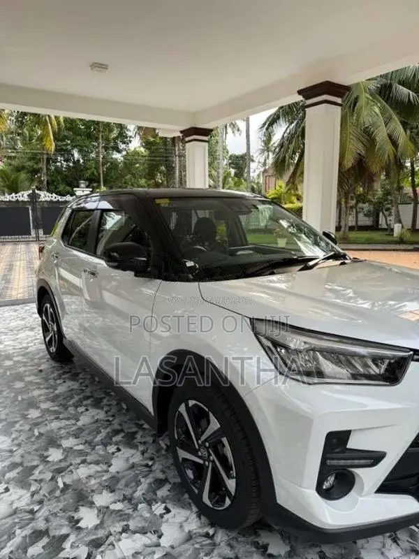 Toyota Raize 2025 SUV (Used)