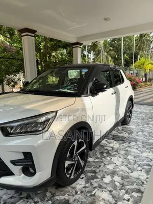 Toyota Raize 2025 SUV (Used)
