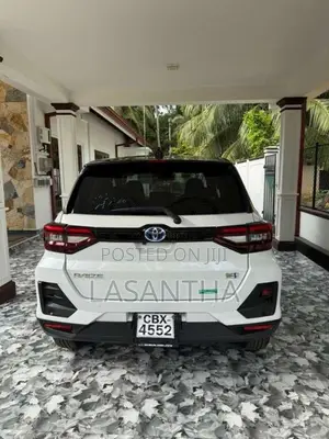 Toyota Raize 2025 SUV (Used)