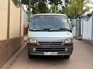 Toyota Dolphin Super GL Long 1992 Van (Used)