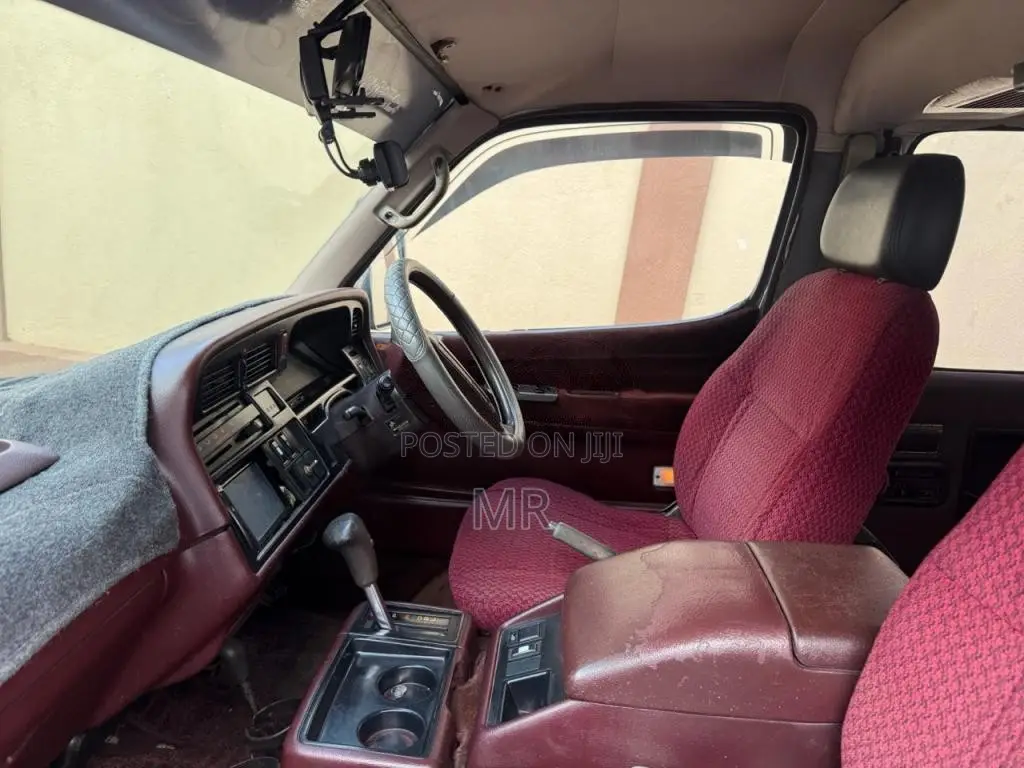 Toyota Dolphin Super GL Long 1992 Van (Used)