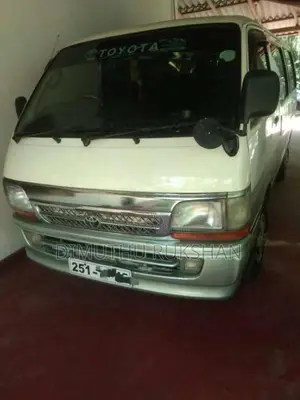 Toyota Dolphin 1993 Van (Used)