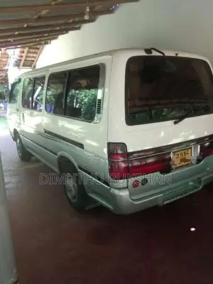 Toyota Dolphin 1993 Van (Used)