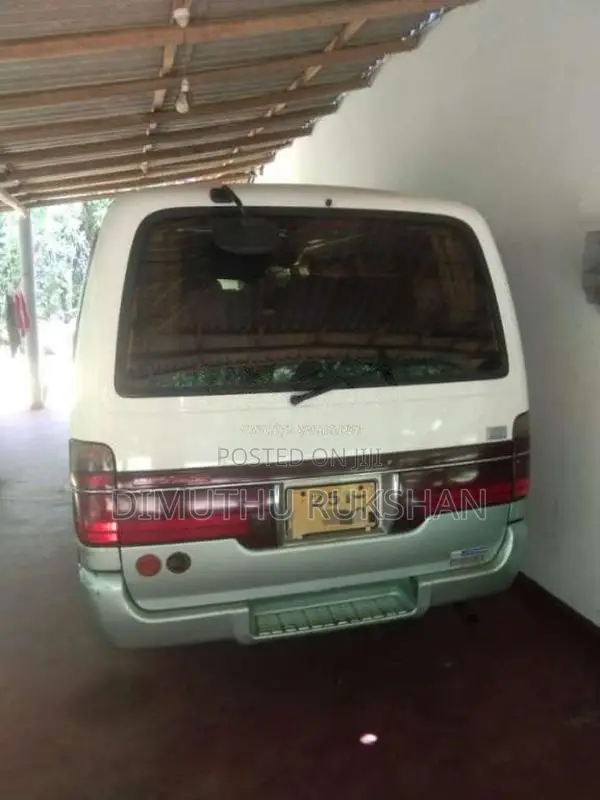 Toyota Dolphin 1993 Van (Used)