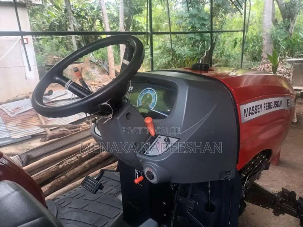 Massey-Ferguson 1650 E 2024 Tractor (Used)