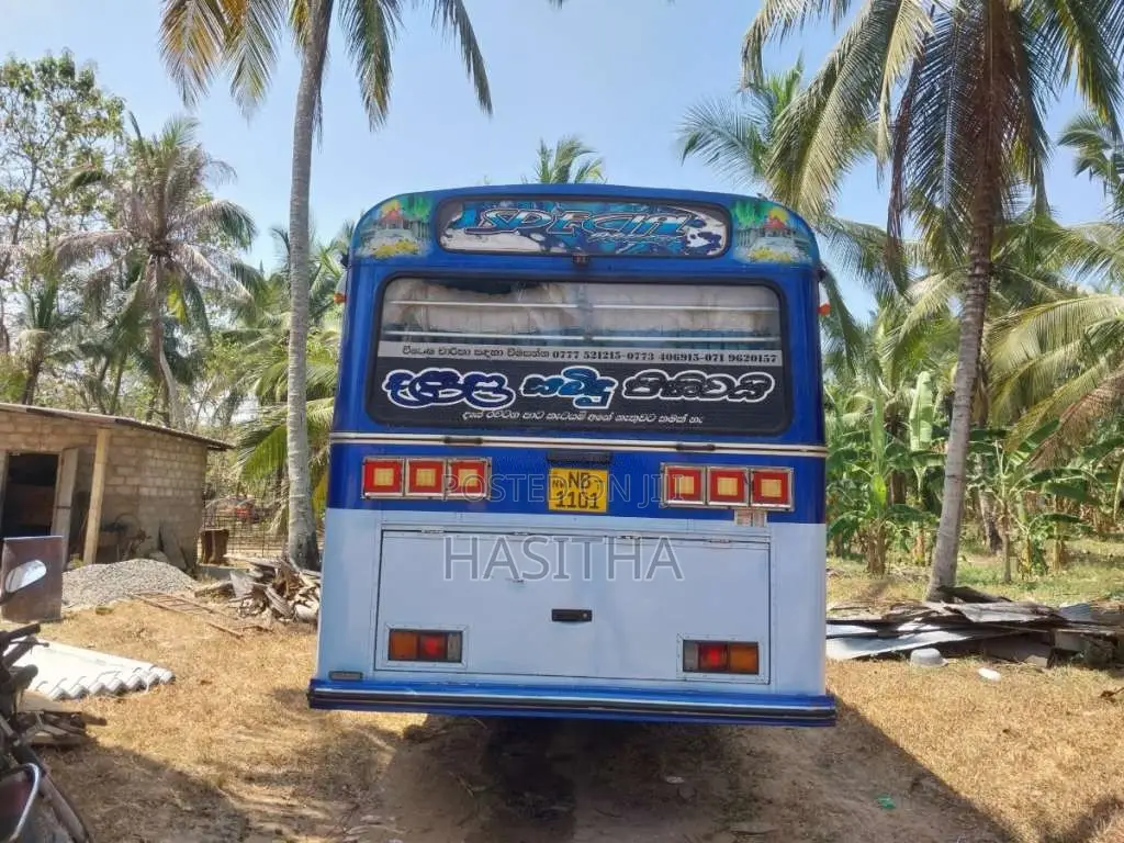 Ashok-Leyland Viking 2011 Bus (Used)