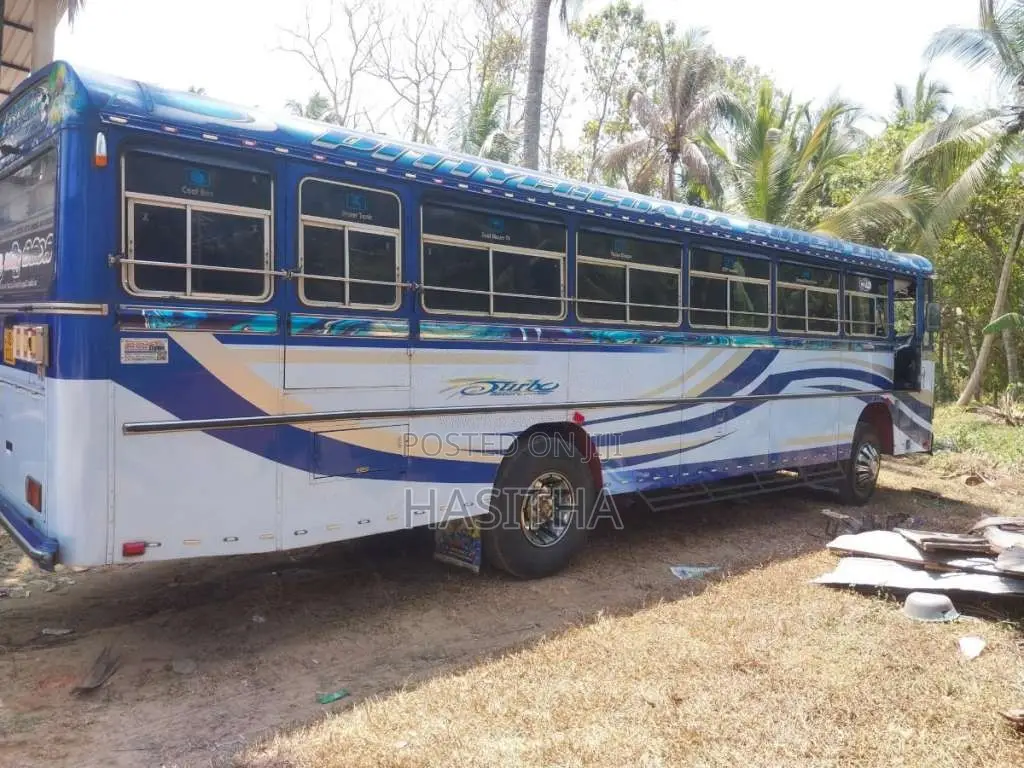 Ashok-Leyland Viking 2011 Bus (Used)