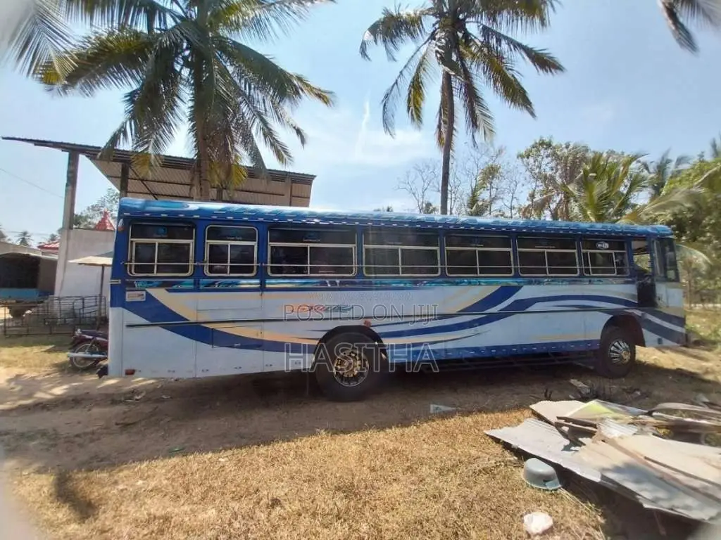 Ashok-Leyland Viking 2011 Bus (Used)