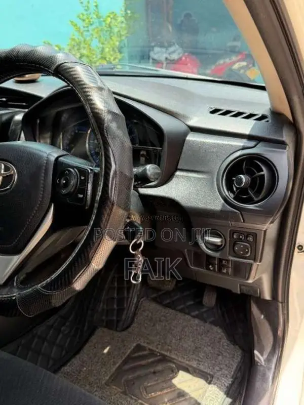 Toyota Axio 2015 Car (Used)