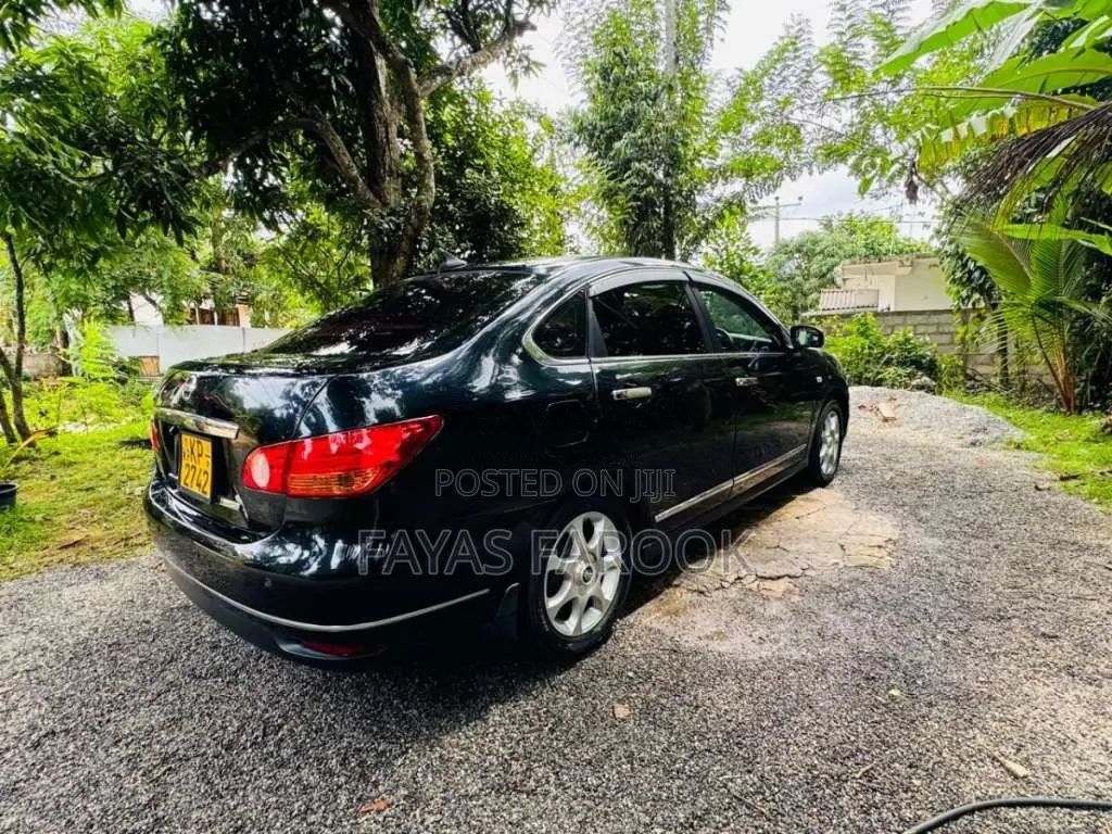Nissan Bluebird Sylphy G11 2011 Car (Used)