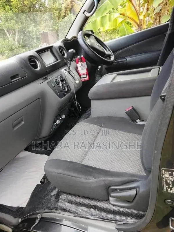 Nissan Caravan NV350 Premium GX 2012 Van (Used)