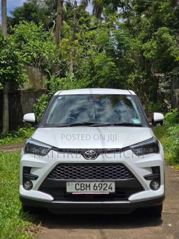 Toyota Raize 2023 SUV (Used)