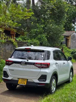 Toyota Raize 2023 SUV (Used)