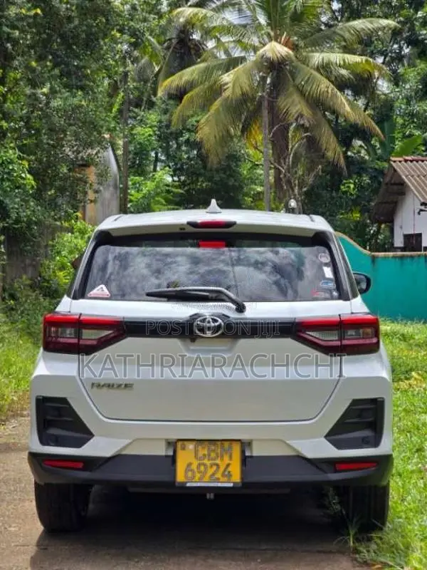 Toyota Raize 2023 SUV (Used)