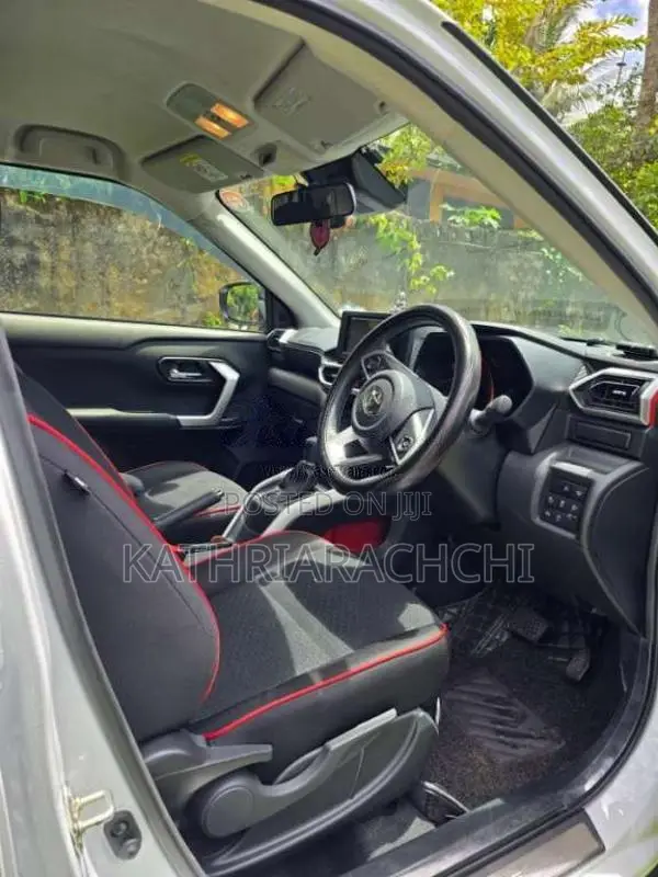 Toyota Raize 2023 SUV (Used)