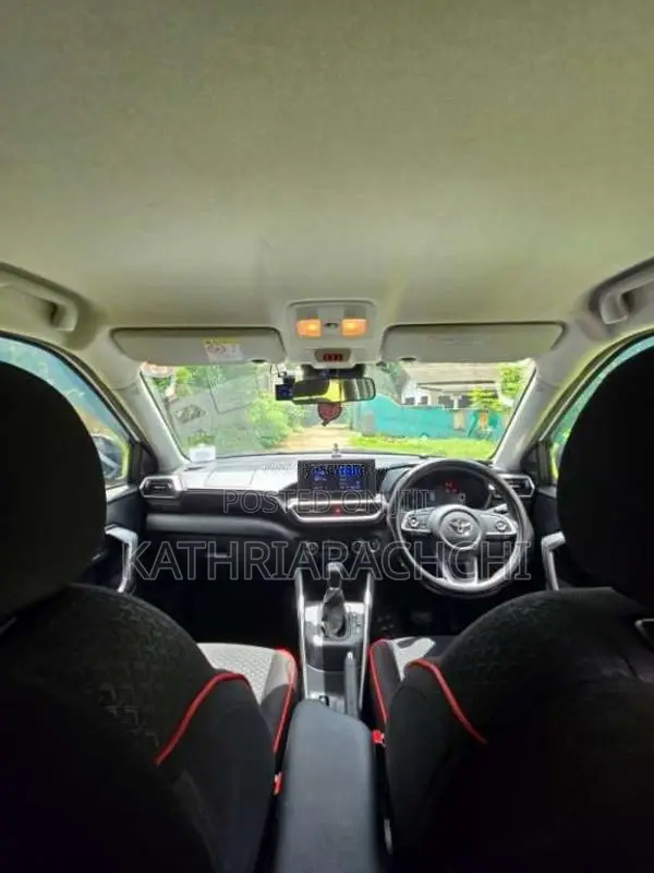 Toyota Raize 2023 SUV (Used)