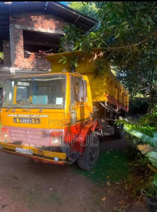 Ashok-Leyland Tipper 2012 Lorry (Used)