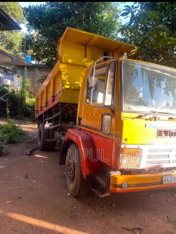 Ashok-Leyland Tipper 2012 Lorry (Used)