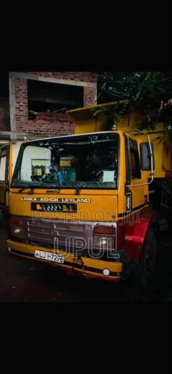 Ashok-Leyland Tipper 2012 Lorry (Used)