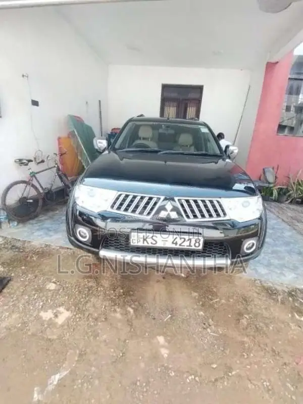Mitsubishi Mitsubishi 2011 SUV (Used)