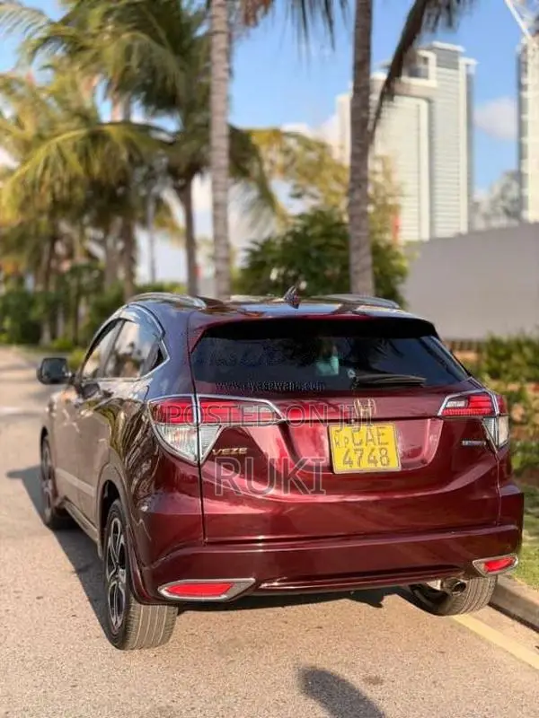 Honda Vezel 2014 SUV (Used)
