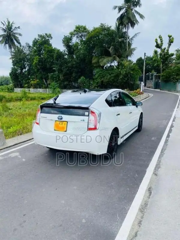 Toyota Prius S Grade 2011 Car (Used)