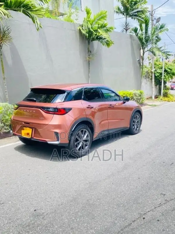Lexus LBX 2025 SUV (Used)