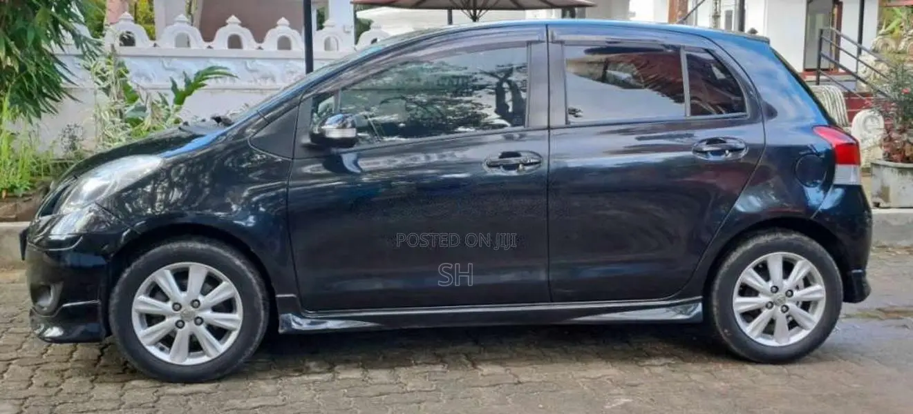 Toyota Vitz SCP90 2009 Car (Used)