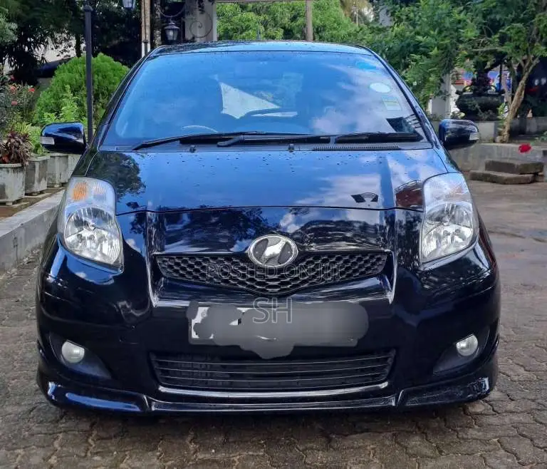 Toyota Vitz SCP90 2009 Car (Used)