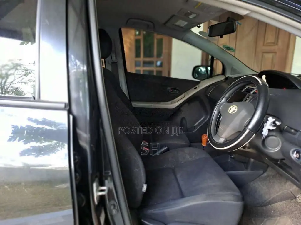 Toyota Vitz SCP90 2009 Car (Used)