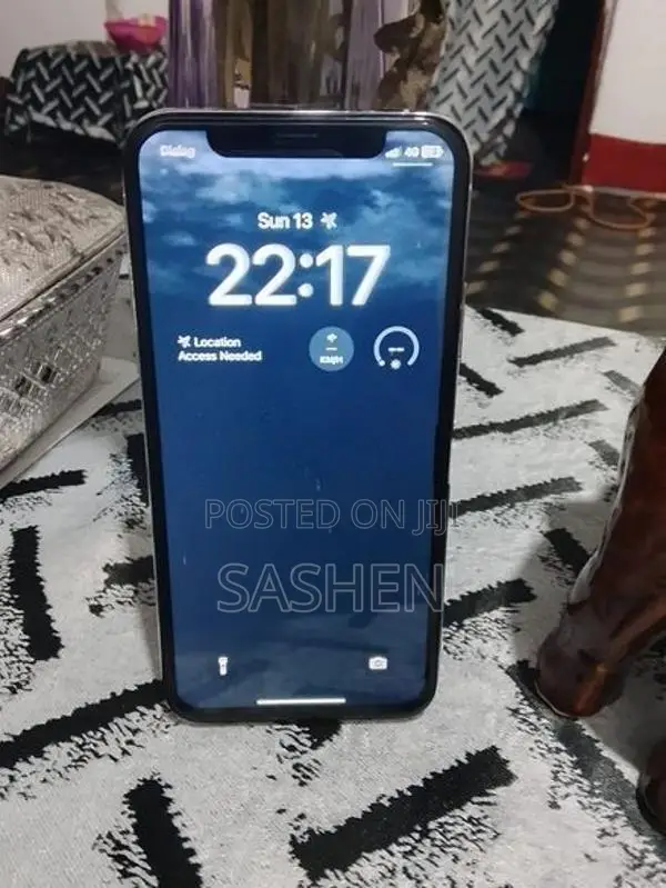 Apple iPhone XS (Used)