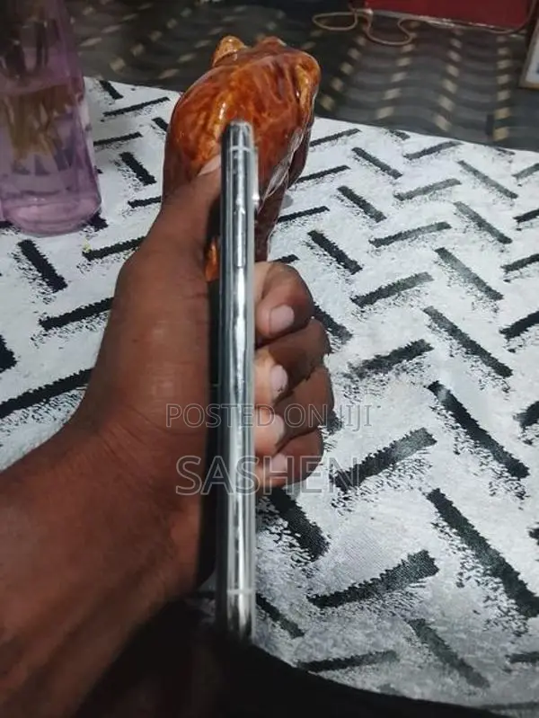 Apple iPhone XS (Used)