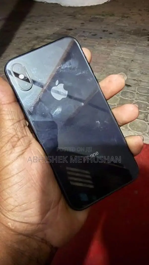 Apple iPhone XS (Used)